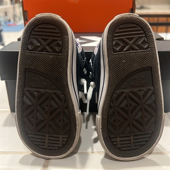 Toddler converse shoes - Picture 6 of 8